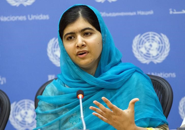 © Reuters. Prêmio Nobel da Paz Malala Yousafza concede entrevista coletiva na sede da ONU