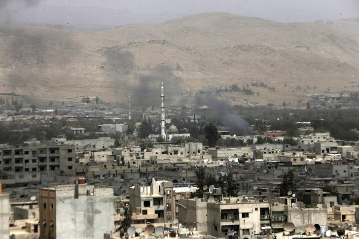 © Reuters. المرصد السوري: الإعلان قريبا عن وقف لإطلاق النار لمدة 15 يوما قرب دمشق