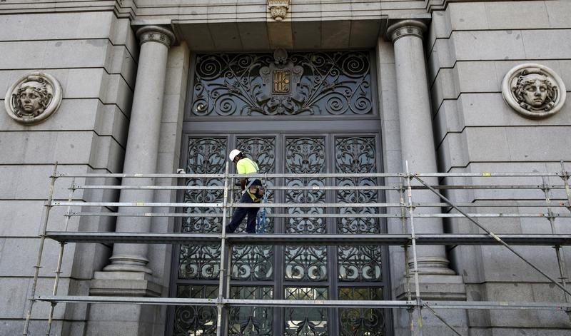 © Reuters. El Banco de España aprueba normas para las fundaciones bancarias