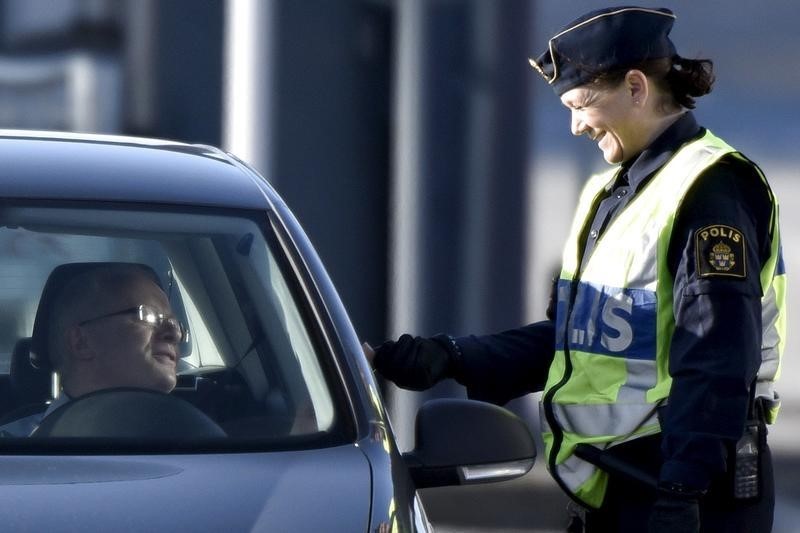 © Reuters. La UE acordará reforzar los controles de pasaportes el viernes, según un borrador