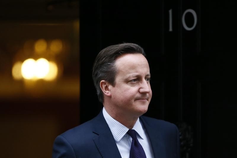 © Reuters. استطلاع: ثلثا البريطانيين يؤيدون حربا برية ضد تنظيم الدولة الإسلامية