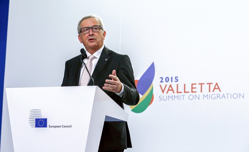 © Reuters. EC President Juncker addresses a news conference after the Valletta Summit on Migration, followed by an informal meeting of European Union heads of state and government in Valletta