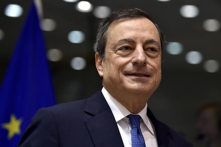 © Reuters. Il presidente della Bce, Mario Draghi, a Bruxelles.