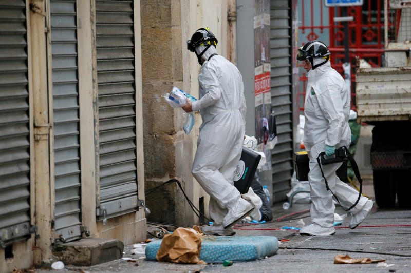 © Reuters. Tres personas murieron en la redada de Saint-Denis 