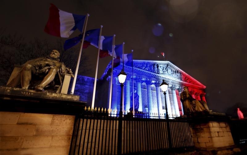 © Reuters. L'Assemblea nazionale di Parigi, dopo gli attacchi