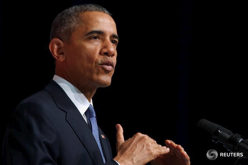 © Reuters. أوباما يقول إن هجمات مالي "شددت عزيمتنا ."