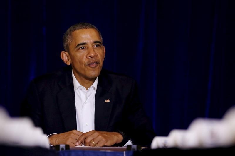 © Reuters. أوباما يحث على تسوية الخلافات بالحوار وليس بالتسلط والإكراه