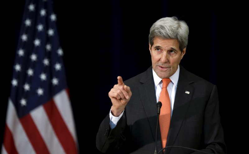 © Reuters. En la imagen de archivo, el secretario de Estado de Estados Unidos, John Kerry, habla en el Departamento de Estado en Washington