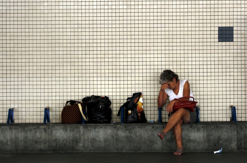 © Reuters. Brasil reduce dosis de vacunas, sistema de salud bajo presión