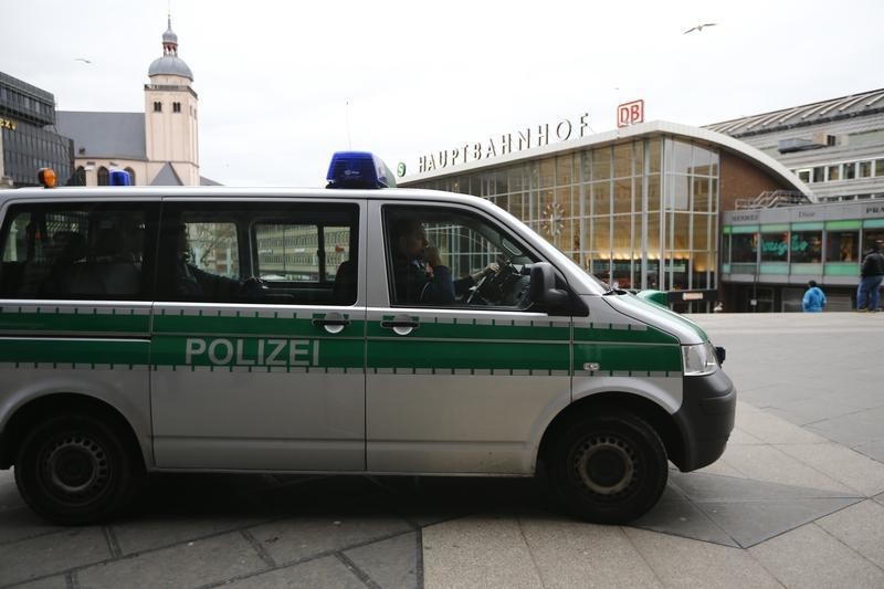 © Reuters. PRÈS DE 400 PLAINTES DÉPOSÉES POUR AGRESSIONS À COLOGNE