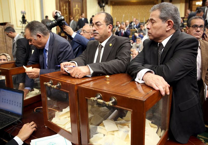 © Reuters. انتهاء أولى جلسات برلمان مصر الجديد بعد 17 ساعة وعبد العال رئيسا له