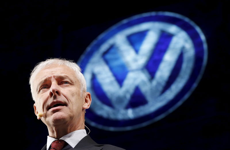 © Reuters. Volkswagen CEO Muller speaks at their media reception during the North American International Auto Show in Detroit