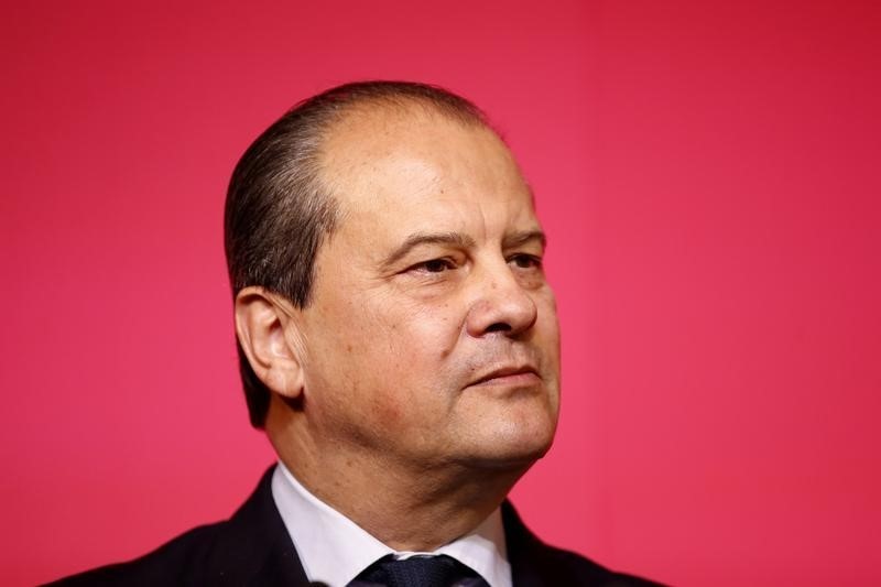 © Reuters. CAMBADÉLIS JUGE UNE PRIMAIRE À GAUCHE PEU PROBABLE