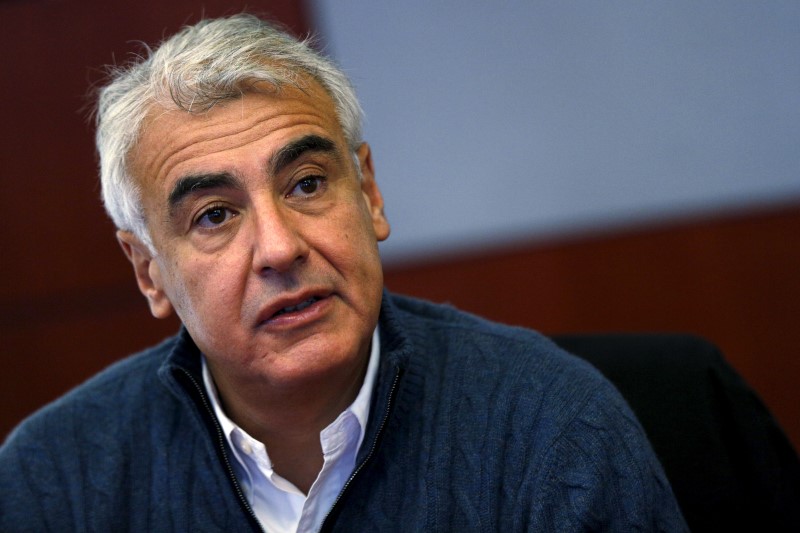 © Reuters. CEO and Co-Founder of Avenue Capital Group Marc Lasry speaks at the Reuters Global Investment Summit in New York