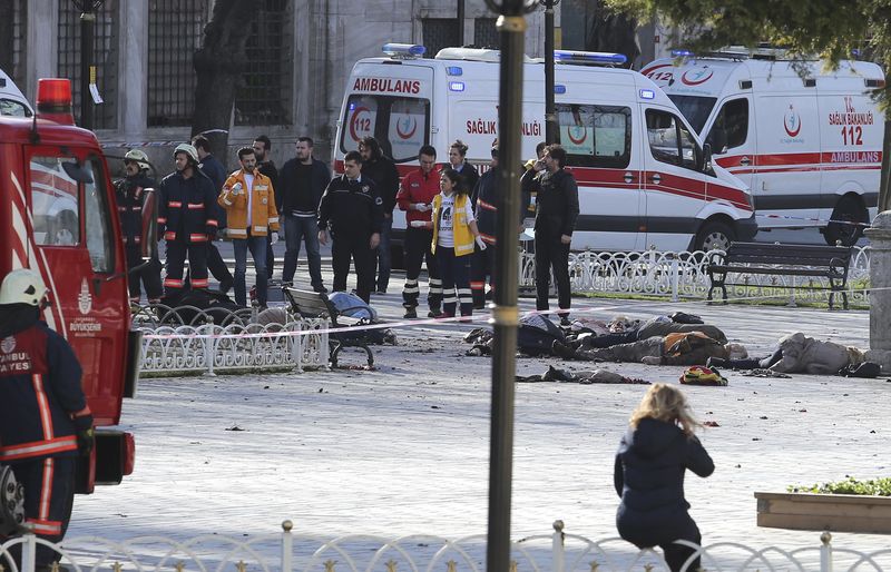 © Reuters. Varios muertos y heridos en una explosión en el centro de Estambul