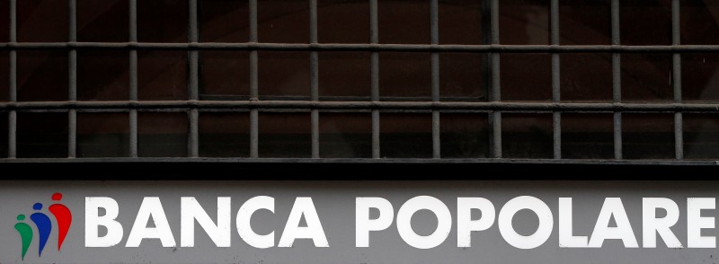 © Reuters. DISCUSSIONS DE FUSION ENTRE POP MILANO ET BANCA POPOLARE