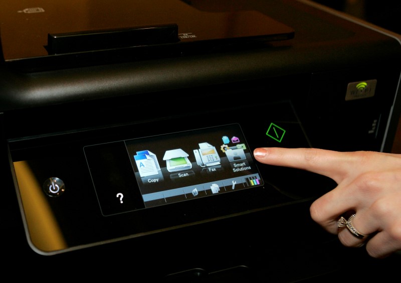 © Reuters. A touch screen menu is displayed on a Lexmark Platinum Pro905 printer during "CES Unveiled" in Las Vegas