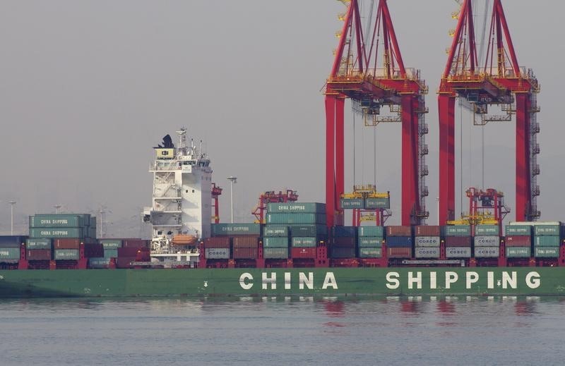 © Reuters. تراجع صادرات الصين ووارداتها دون المتوقع في ديسمبر بعد هبوط اليوان