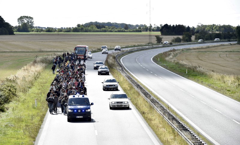 © Reuters. Dinamarca extiende 20 días más los controles en la frontera con Alemania