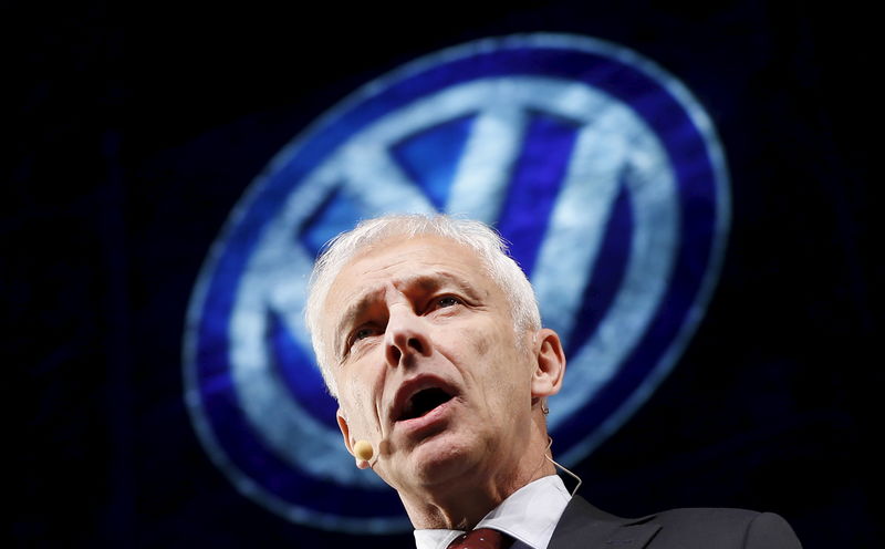 © Reuters. Volkswagen CEO Muller speaks at their media reception during the North American International Auto Show in Detroit