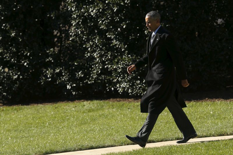 © Reuters. Obama departs for travel to Nebraska from the South Lawn of the White House in Washington