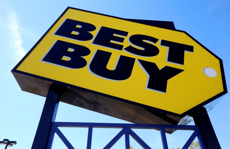 © Reuters. A Best Buy store is seen in Niles, Illinois  near Chicago