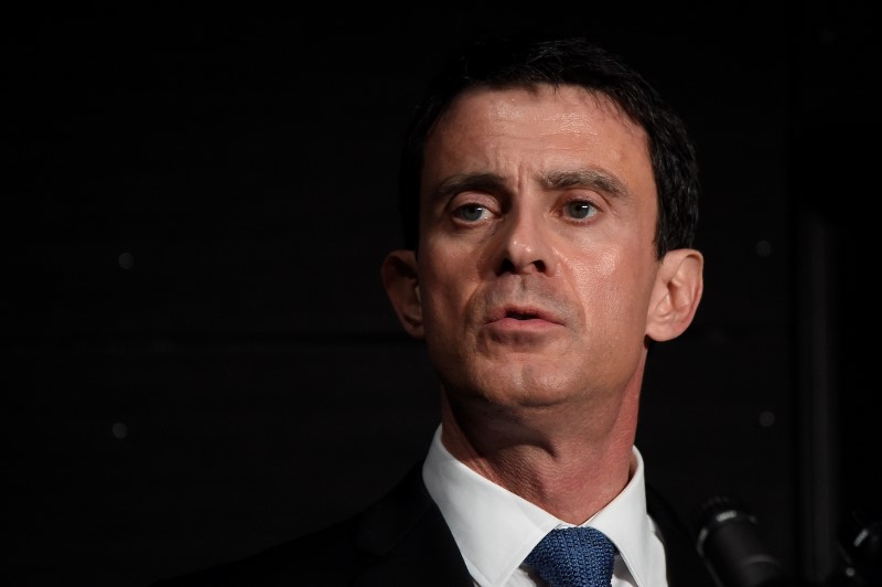 © Reuters. French Prime Minister Manuel Valls attends the inauguration of a police station in Evry, near Paris