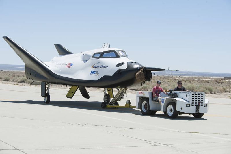 © Reuters. Sierra Nevada Corporation engineers and technicians prepare the firm's Dream Chaser engineering test vehicle for tow tests on a taxiway at NASA's Dryden Flight Research Center in Palmdale California