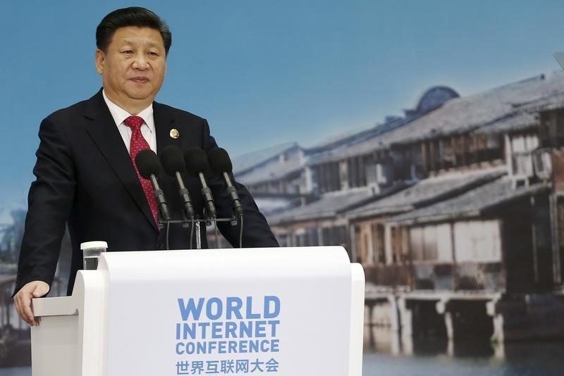 © Reuters. China's President Xi Jinping speaks during the opening ceremony of the 2nd annual World Internet Conference in Wuzhen town