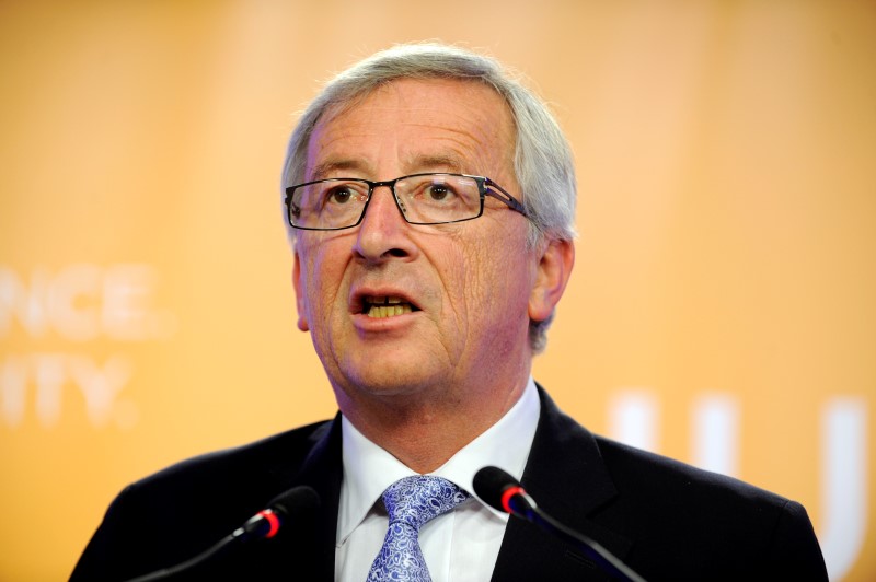 © Reuters. رئيس المفوضية الأوروبية: التنقل بدون جواز سفر ضروري لسوق العمل واليورو