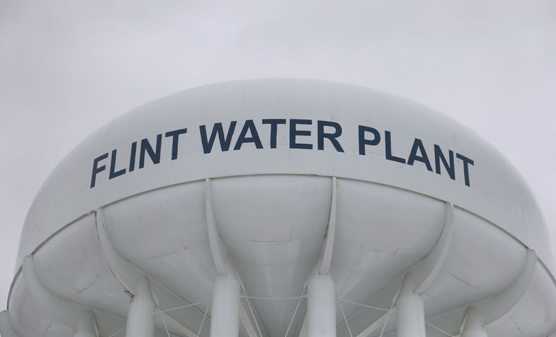 © Reuters. The top of a water tower at the Flint Water Plant is seen in Flint, Michigan