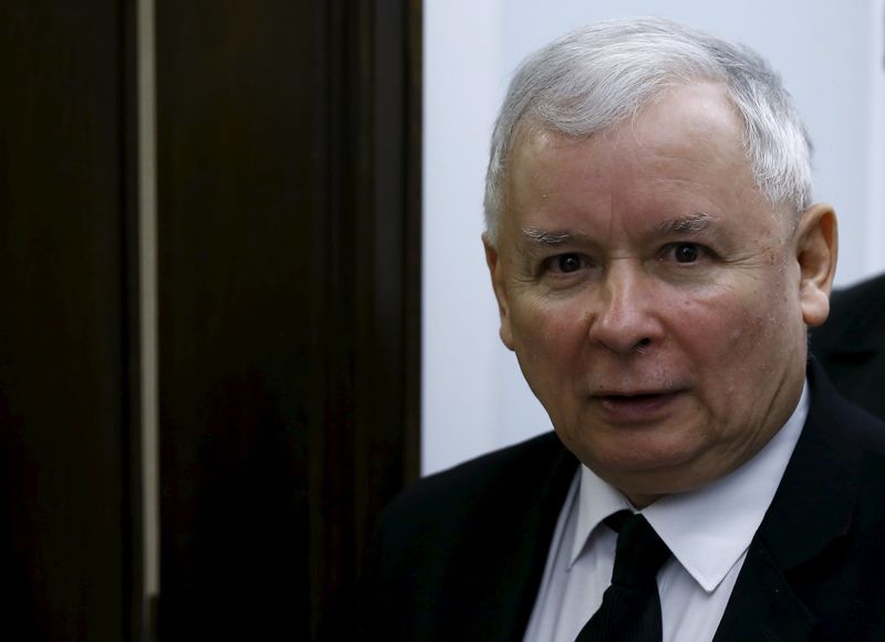 © Reuters. Kaczynski, leader of the ruling Law and Justice (PiS) party, attends a Parliament session in Warsaw