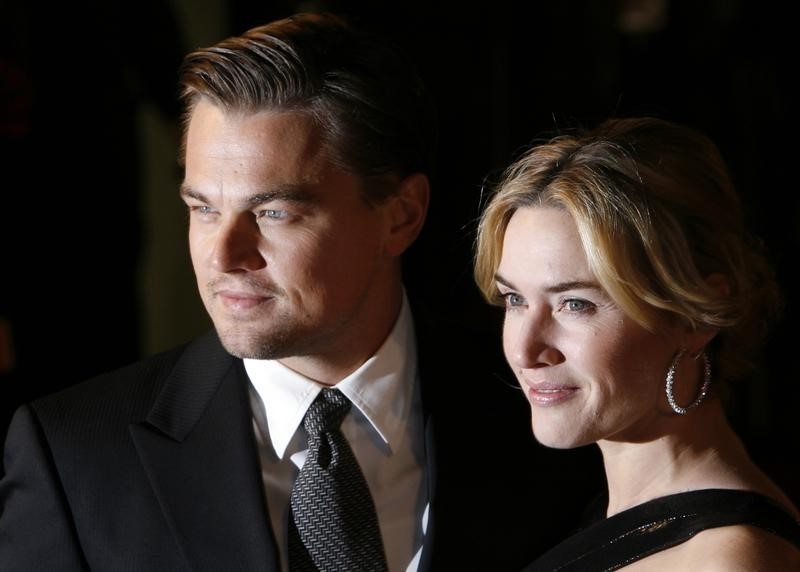 © Reuters. Ator Leonardo DiCaprio e atriz Kate Winslet em Londres