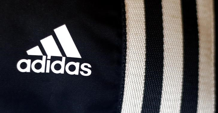 © Reuters. The logo of Adidas is pictured in a store in Munich