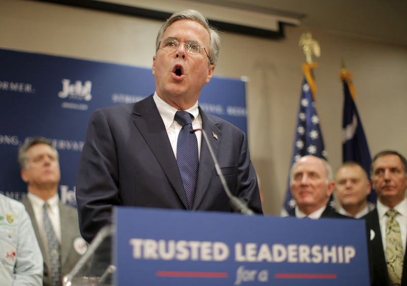 © Reuters. Republican presidential candidate Jeb Bush speaks after being endorsed by Senator Lindsey Graham in North Charleston