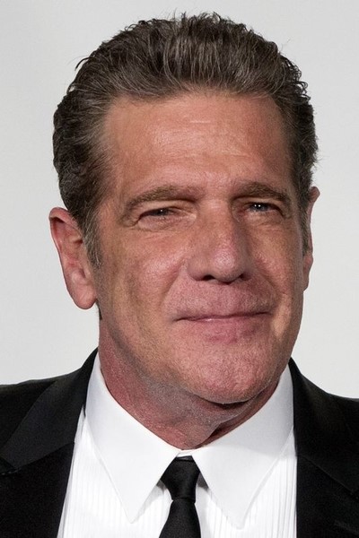 © Reuters. Guitarrista Glenn Frey posa para foto durante cerimônia do Hall da Fama do Rock, em Nova York