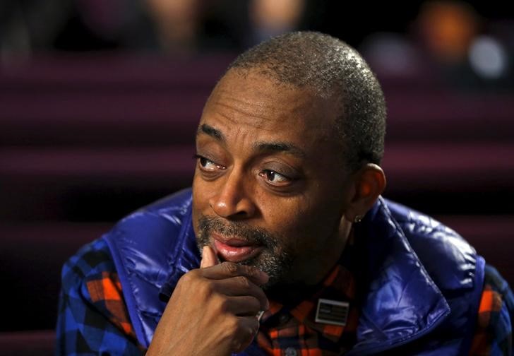 © Reuters. Director Spike Lee attends a mass at Saint Sabina Church in Chicago