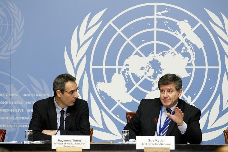 © Reuters. Director of the International Labour Organization Research Department, Torres and ILO Director-General, Ryder address a news conference on World Employment and Social Outlook at the UN European headquarters in Geneva