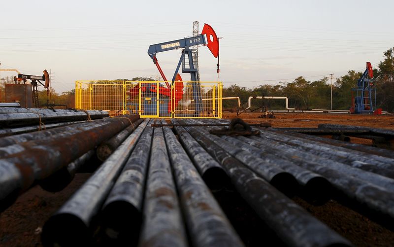 © Reuters. Pumpjacks are seen in Lagunillas