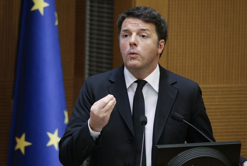 © Reuters. Il presidente del Consiglio  Matteo Renzi in una immagine di archivio