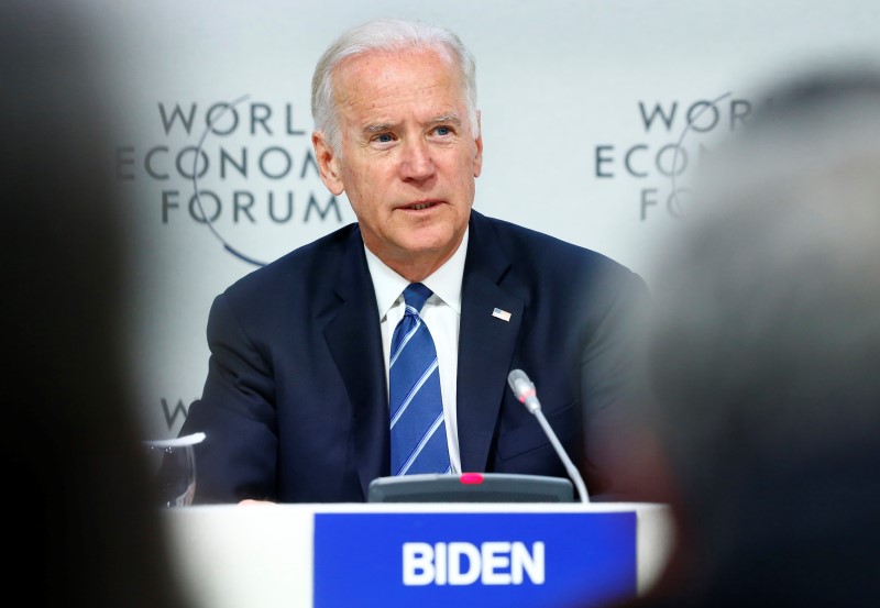 © Reuters. US Vice President Biden addresses the session "Cancer Moonshot: A Call to Action" during the annual meeting 2016 of the WEF in Davos