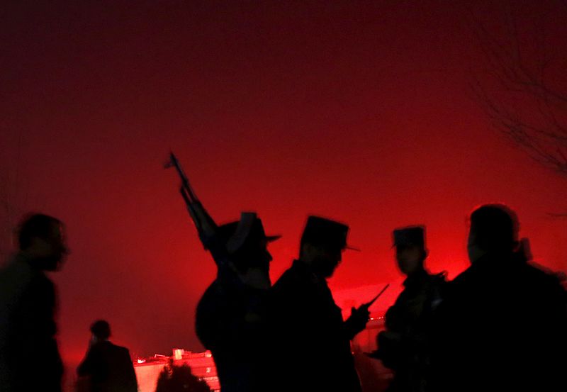 © Reuters. مقتل سبعة أشخاص في هجوم انتحاري استهدف صحفيين في كابول