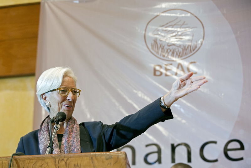 © Reuters. El FMI busca nuevo director gerente, Lagarde se ofrece para repetir período