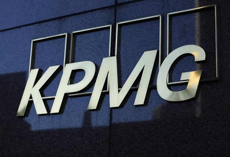 © Reuters. A KPMG logo is seen on their down town office tower in Los Angeles, California