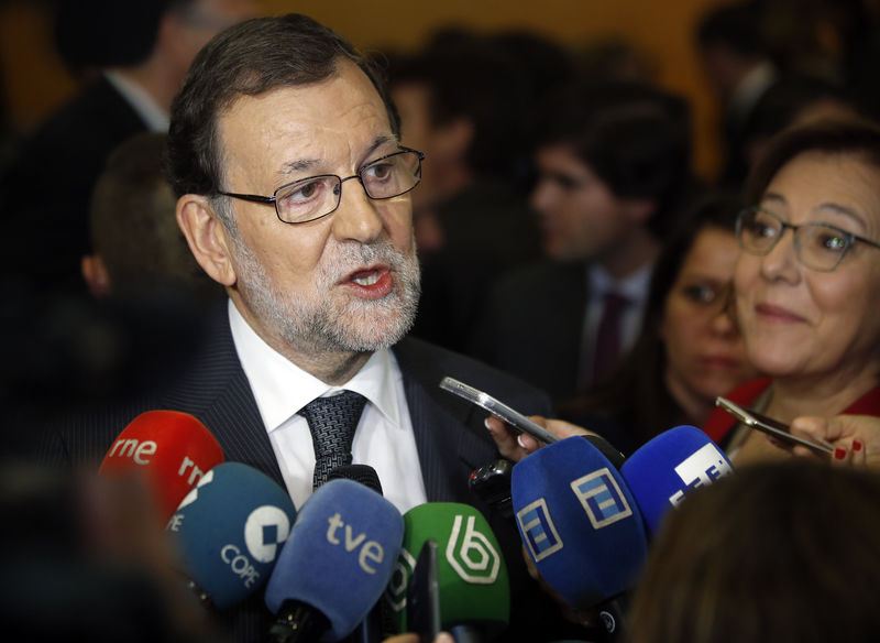 © Reuters. Rajoy dice a un falso presidente catalán que tiene 