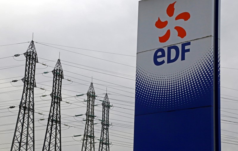 © Reuters. EDF PRÉVOIT UNE BAISSE DE 5% DE SES EFFECTIFS EN FRANCE