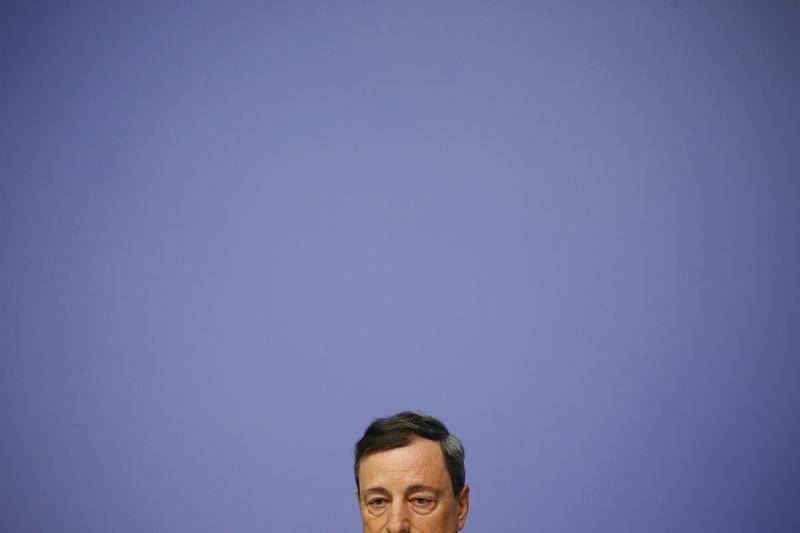 © Reuters. El BCE dice que va a revisar su política monetaria en marzo