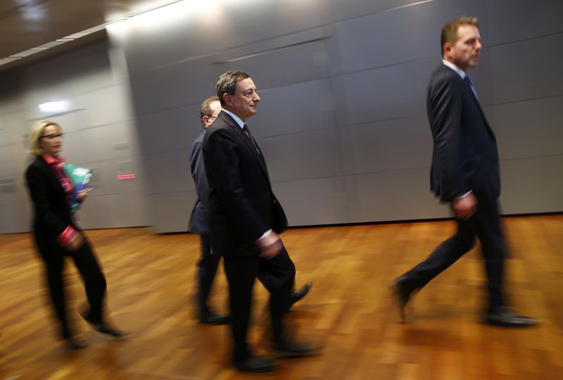 © Reuters. ECB President Draghi arrives for a news conference at the ECB headquarters in Frankfurt