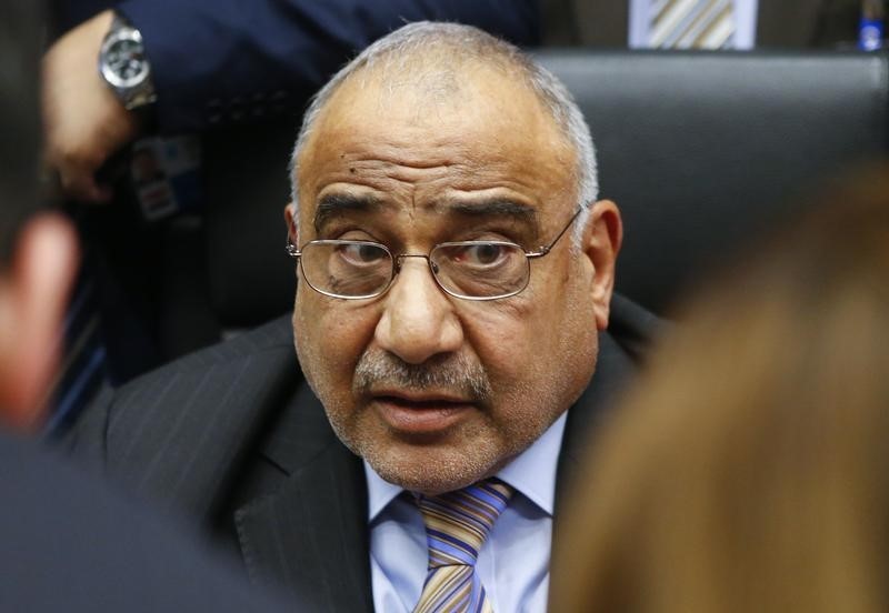 © Reuters. مقابلة-وزير: العراق يسعى لربط رسوم شركات النفط بسعر الخام