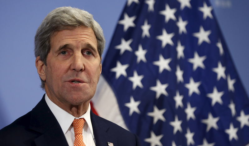 © Reuters. كيري يعتقد أن تنظيم الدولة الإسلامية سيضعف بشدة بنهاية 2016